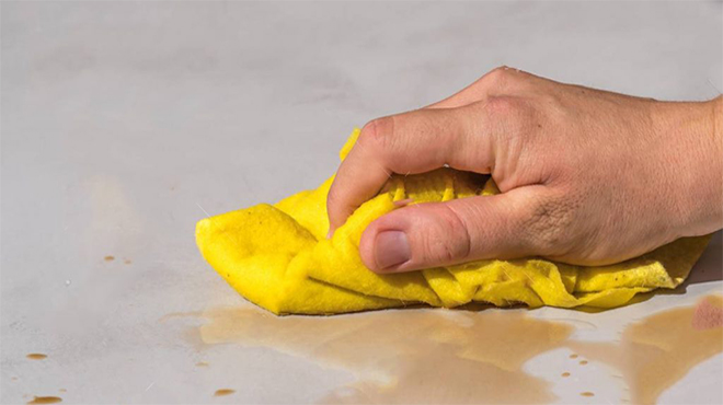 7 Phương pháp tẩy nước chè trên sàn nhà đơn giản